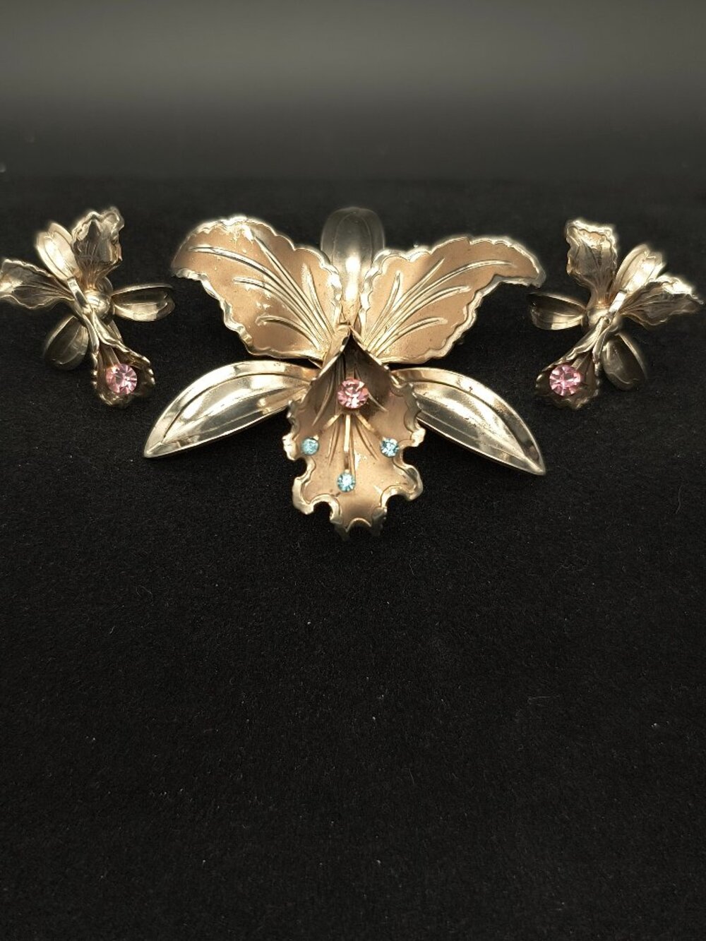 Retro Orchid Brooch Earrings Screw-Back Gold Tone Demi-Parure Set